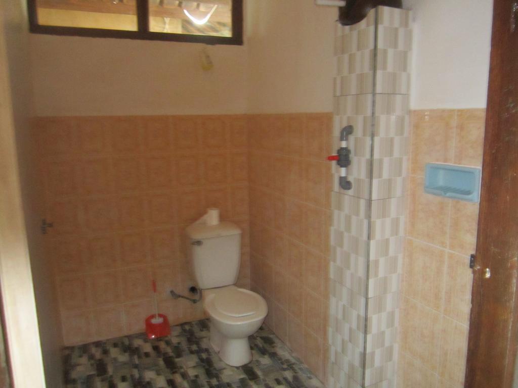 Coconut Beach Bungalows & Warung Amed Exteriör bild