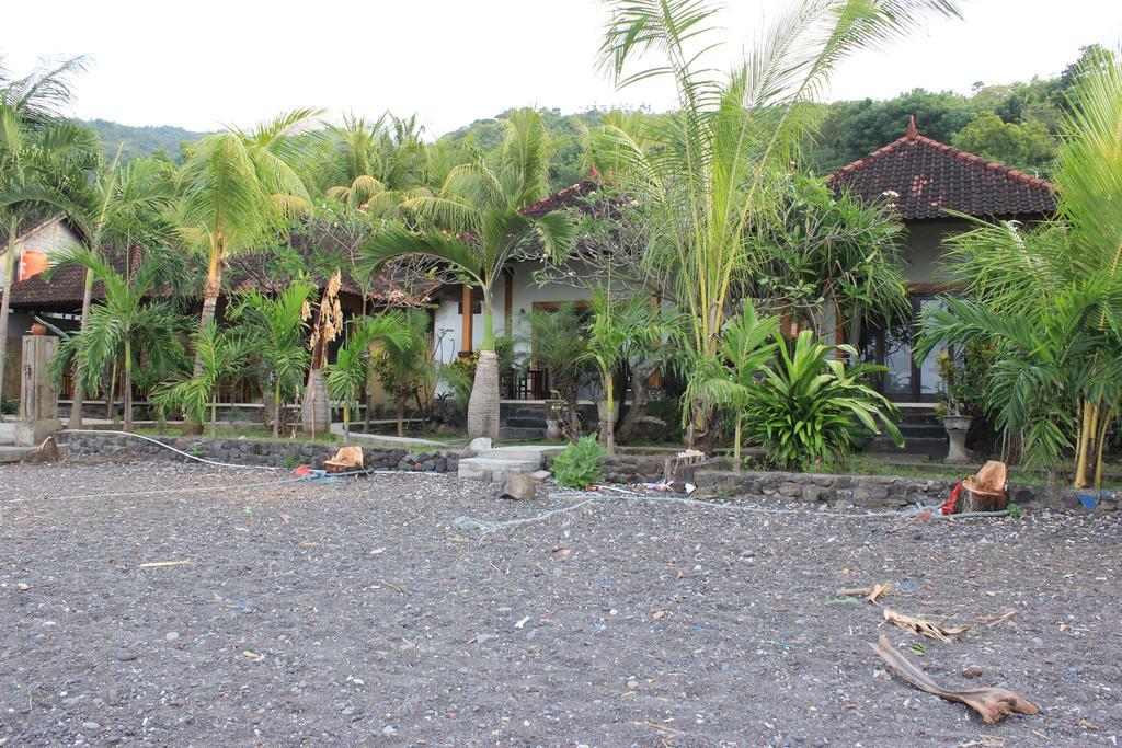 Coconut Beach Bungalows & Warung Amed Exteriör bild