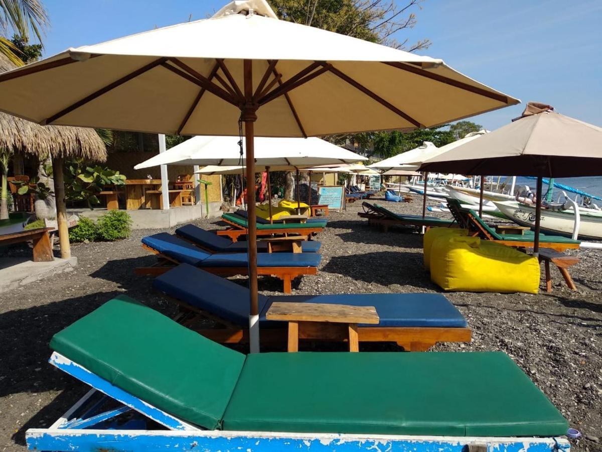 Coconut Beach Bungalows & Warung Amed Exteriör bild
